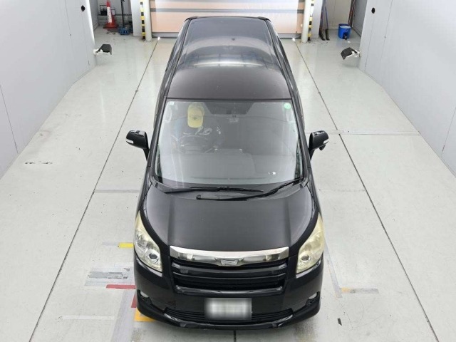 Toyota NOAH 2008 8261120-7