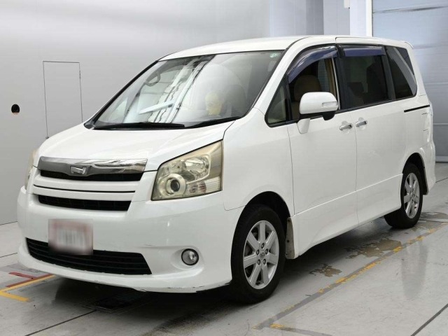 Toyota NOAH 2009 8261121-0