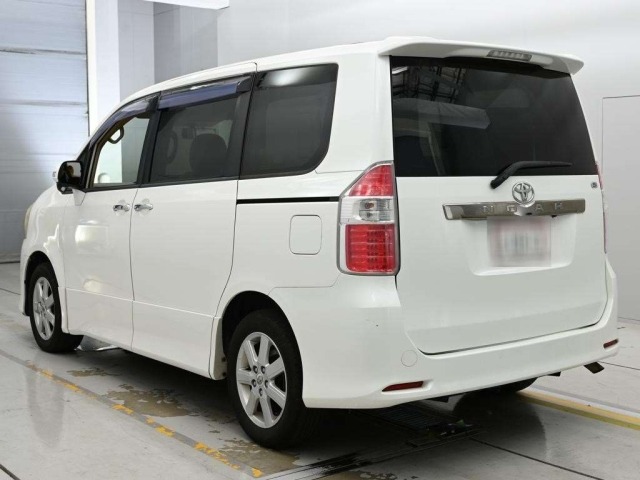 Toyota NOAH 2009 8261121-6