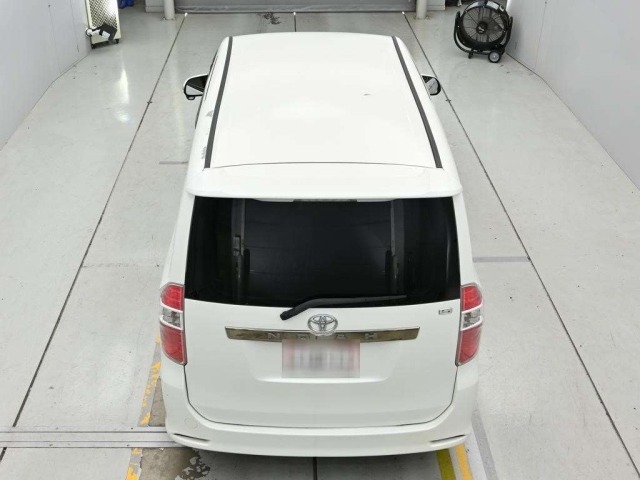 Toyota NOAH 2009 8261121-8