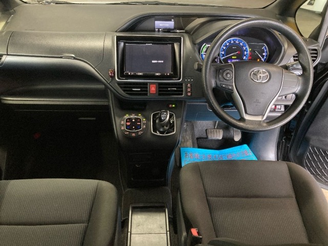 Toyota NOAH 2016 8261131-3