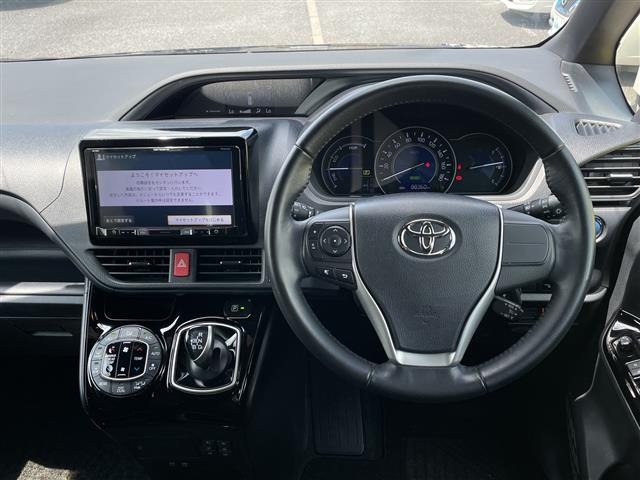 Toyota NOAH 2019 8261765-2