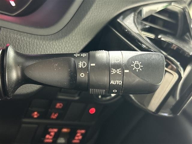 Toyota NOAH 2020 8261767-2