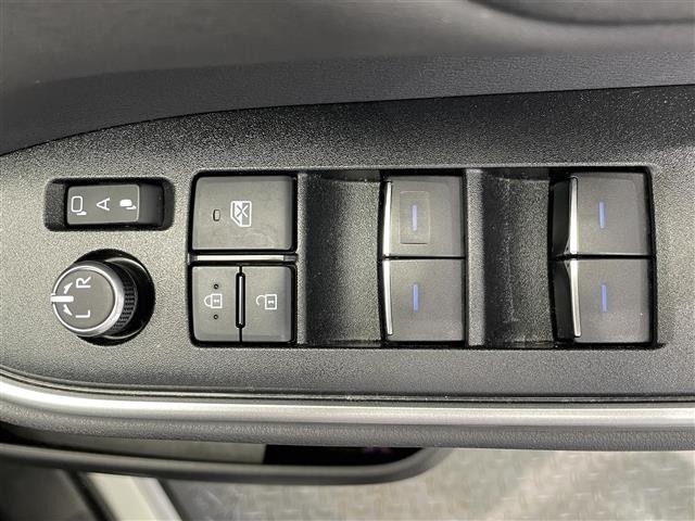 Toyota NOAH 2023 8261768-9