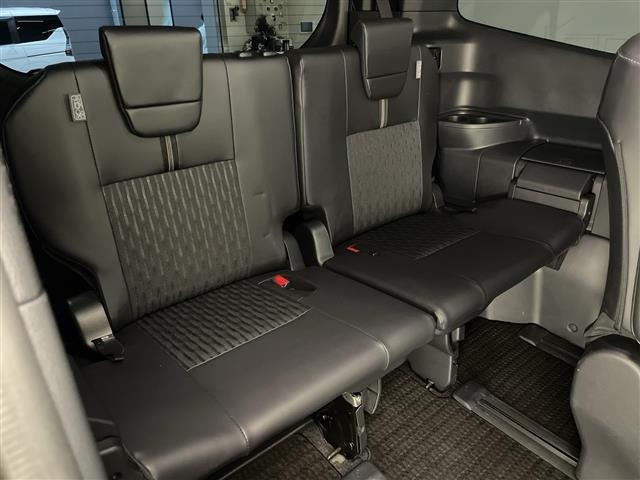 Toyota NOAH 2024 8261770-4