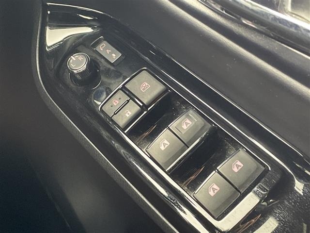 Toyota NOAH 2020 8261775-6