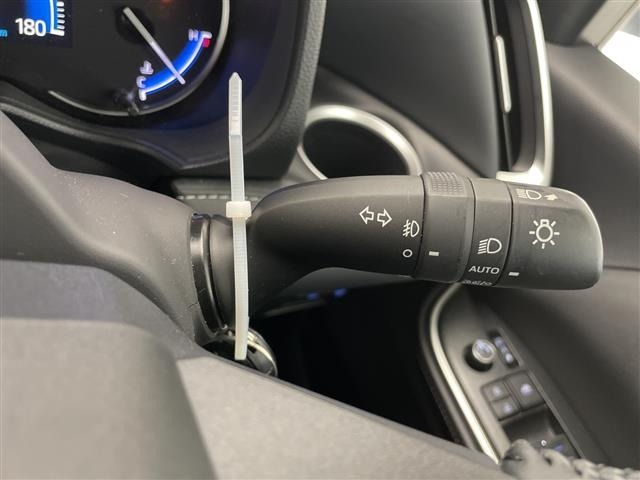 Toyota NOAH 2022 8261780-11
