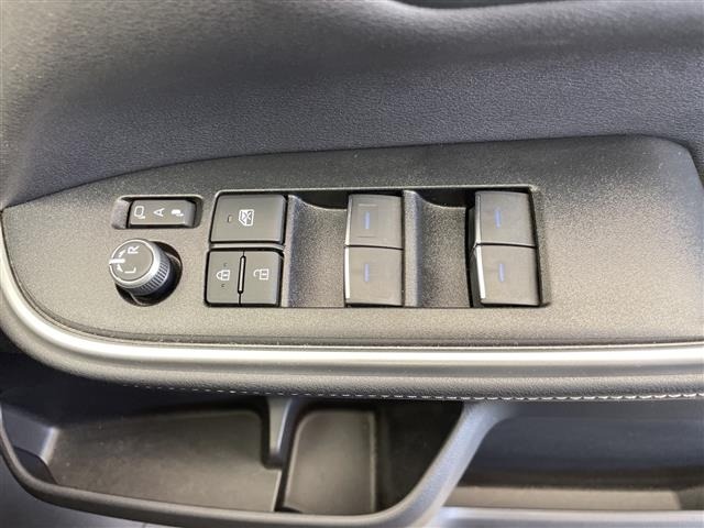 Toyota NOAH 2022 8261780-22