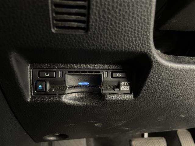 Toyota NOAH 2022 8261780-3