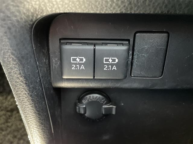 Toyota NOAH 2019 8261787-6