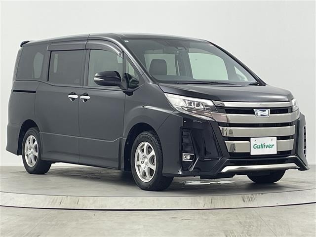 Toyota NOAH 2020 8261792-0
