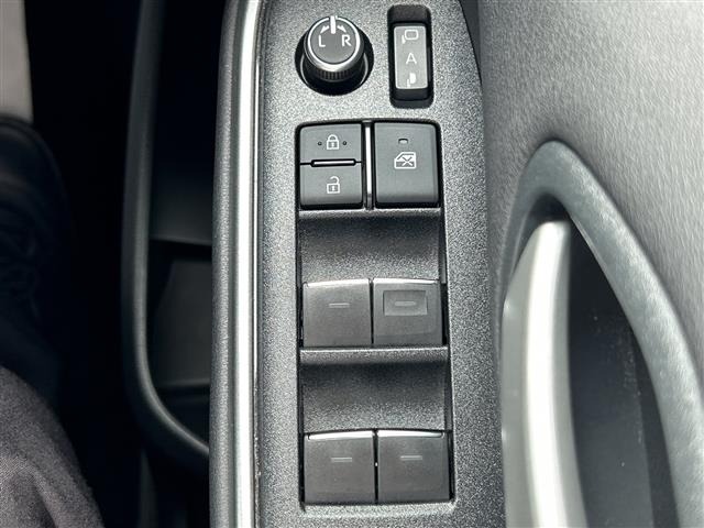 Toyota NOAH 2022 8261793-22
