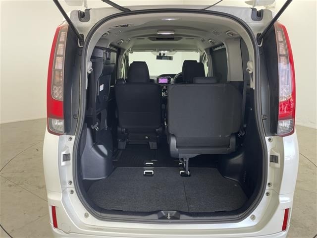 Toyota NOAH 2016 8261802-21