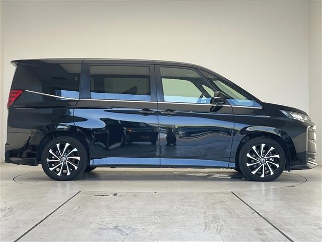 Toyota NOAH 2023 8261811-2
