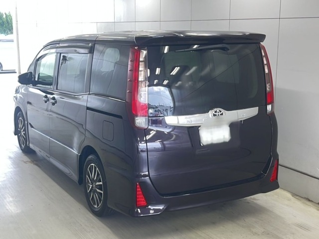 Toyota NOAH 2014 8261827-1
