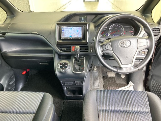 Toyota NOAH 2014 8261827-4