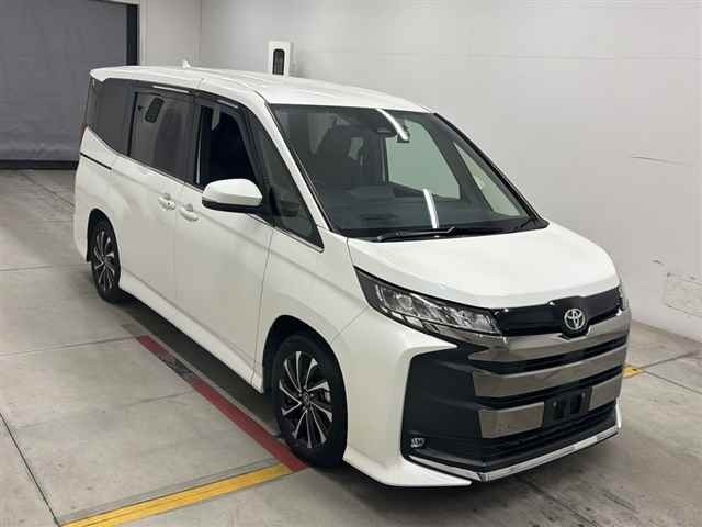 Toyota NOAH 2023 8261839-0