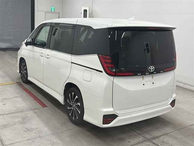 Toyota NOAH 2023 8261839-1