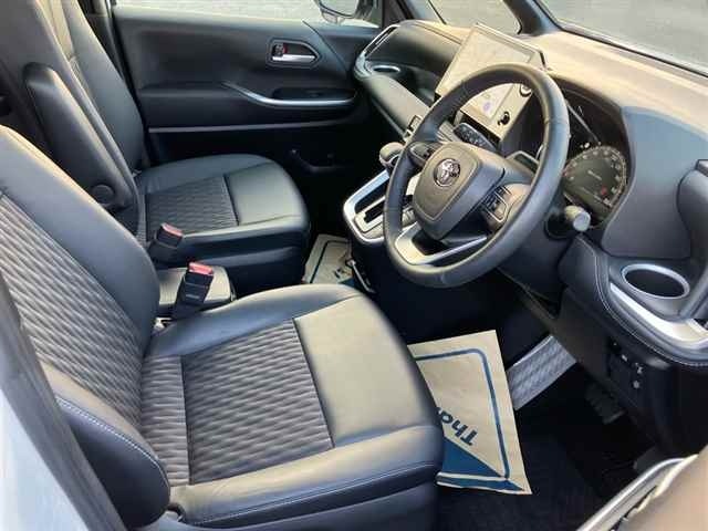 Toyota NOAH 2023 8261839-7