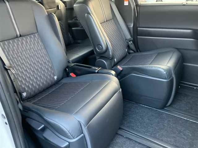 Toyota NOAH 2023 8261839-8