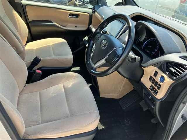 Toyota NOAH 2014 8261846-7