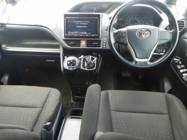 Toyota NOAH 2017 8261875-3