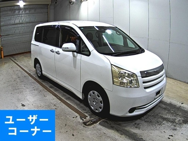 Toyota NOAH 2009 8261877-0