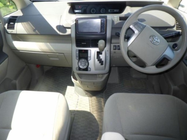 Toyota NOAH 2009 8261877-3
