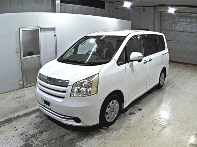 Toyota NOAH 2009 8261877-4