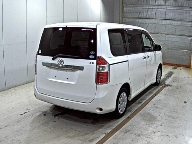 Toyota NOAH 2009 8261877-5