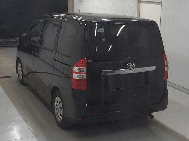 Toyota NOAH 2011 8261878-1