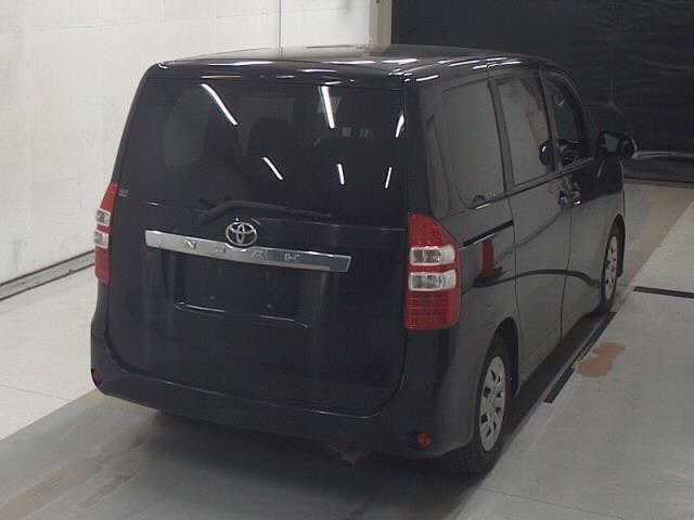 Toyota NOAH 2011 8261878-5