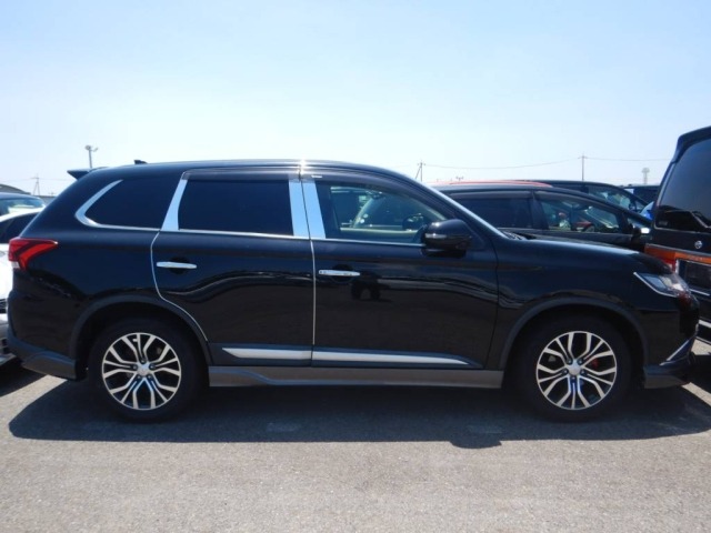 Mitsubishi OUTLANDER 2016 8263899-6