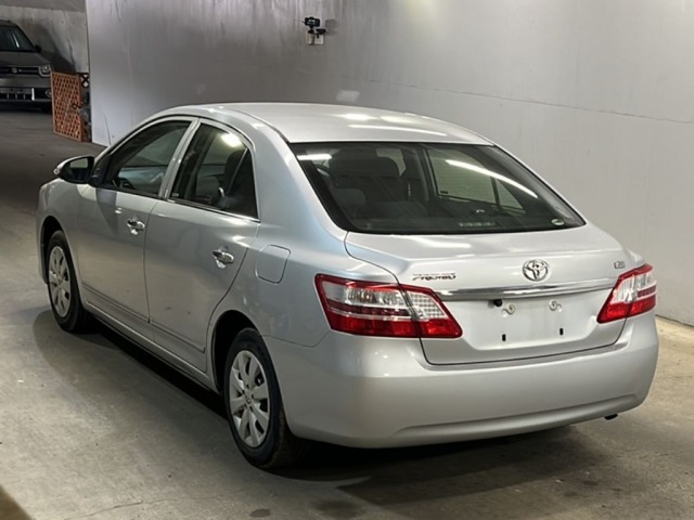 Toyota PREMIO 2016 8263513-1