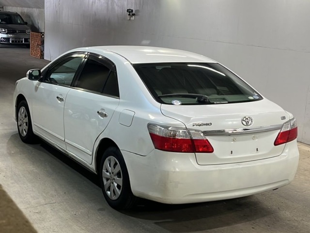 Toyota PREMIO 2010 8263524-1