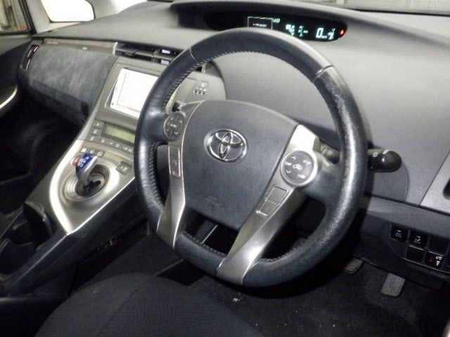 Toyota PRIUS PHV 2013 8258677-3