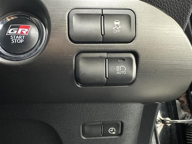 Toyota PRIUS PHV 2018 8258857-5