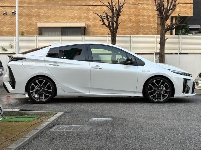 Toyota PRIUS PHV 2021 8258874-16