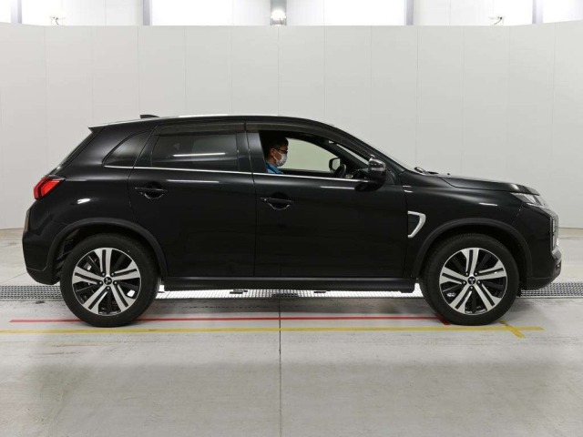 Mitsubishi RVR 2021 8263396-3