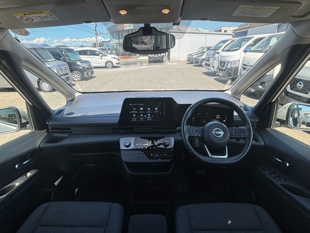 Nissan SERENA 2023 8260345-1