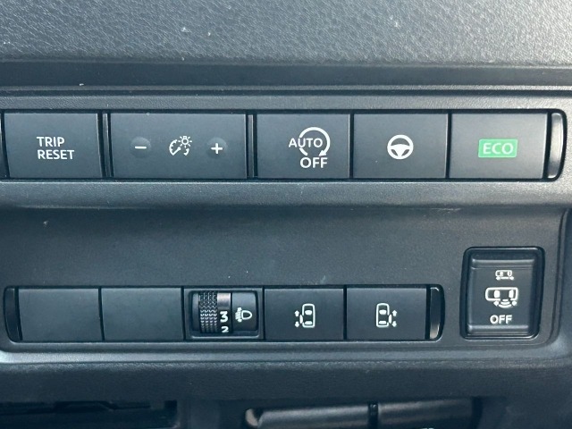 Nissan SERENA 2023 8260361-12