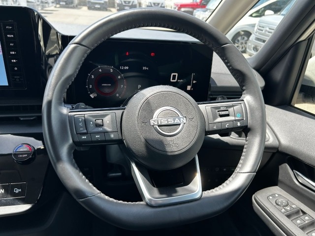 Nissan SERENA 2023 8260361-6