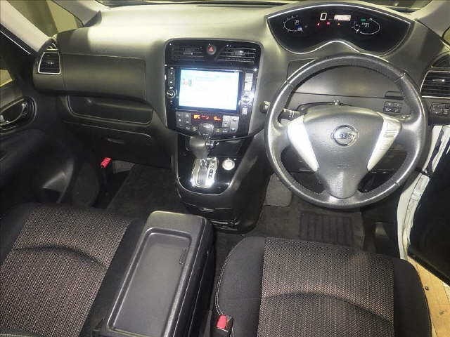 Nissan SERENA 2015 8260503-3