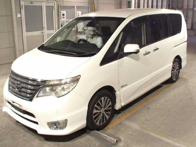 Nissan SERENA 2015 8260503-4