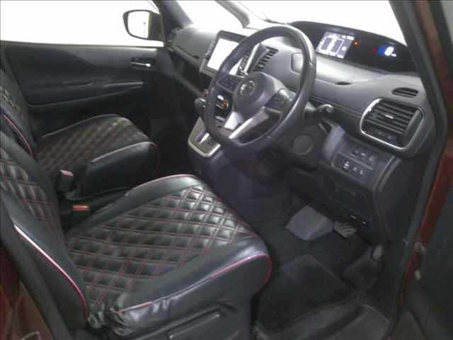 Nissan SERENA 2018 8260649-4