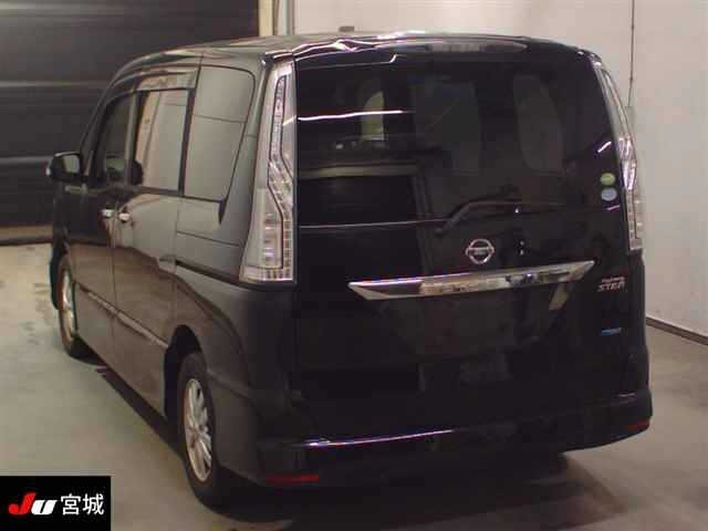 Nissan SERENA 2015 8260650-1