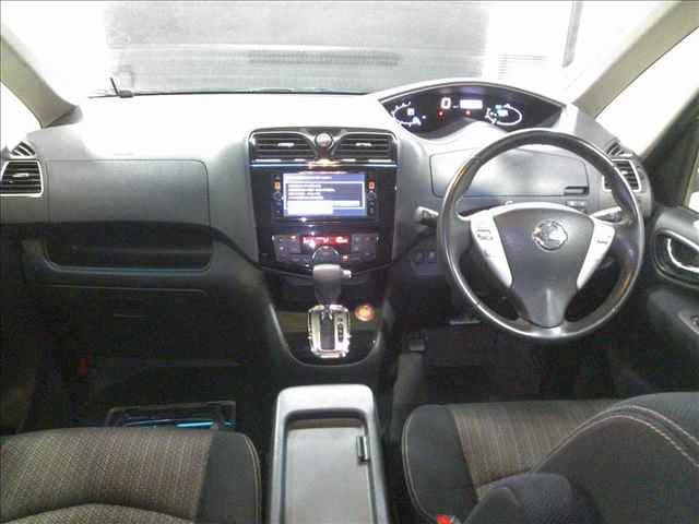 Nissan SERENA 2015 8260650-5