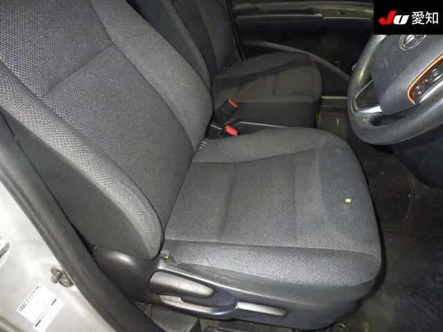 Toyota SIENTA 2015 8267890-6