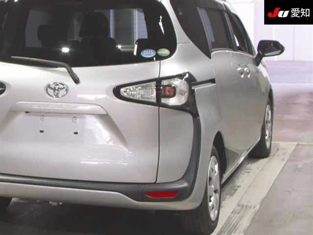 Toyota SIENTA 2015 8267890-8