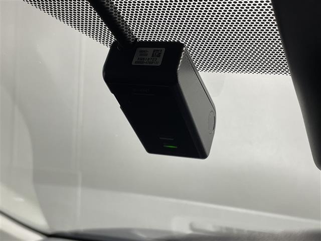 Toyota SIENTA 2018 8268019-20